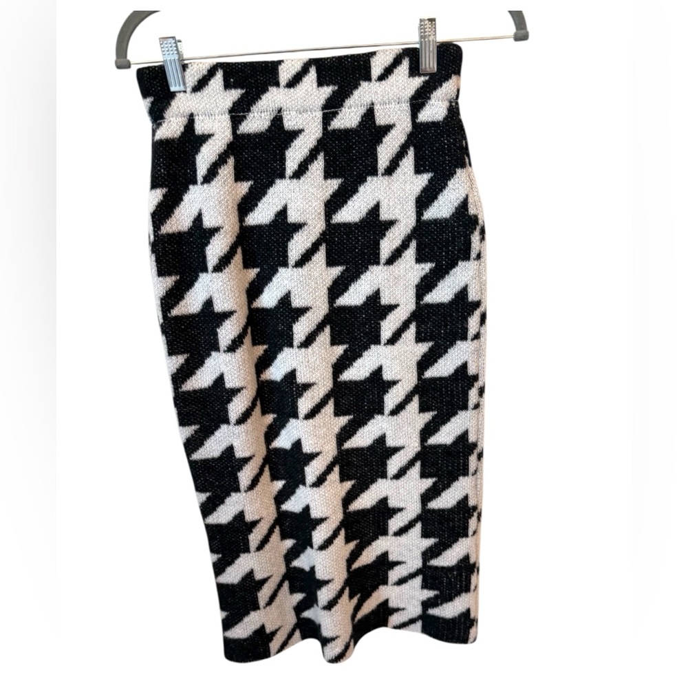 Black & White Houndstooth Knit Skirt Small - Picture 6 of 9